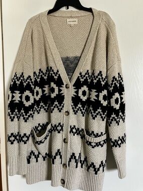 Lucky Brand Light Gray & Black Patterned V-Neck Button Cardigan